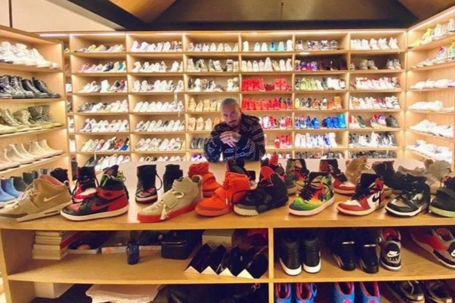 Rapper danh mot phong biet thu de 200 doi giay hinh anh