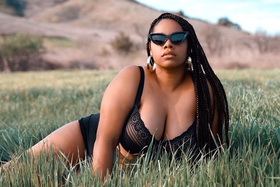 Dan nguoi mau ngoai co sap noi tieng hinh anh