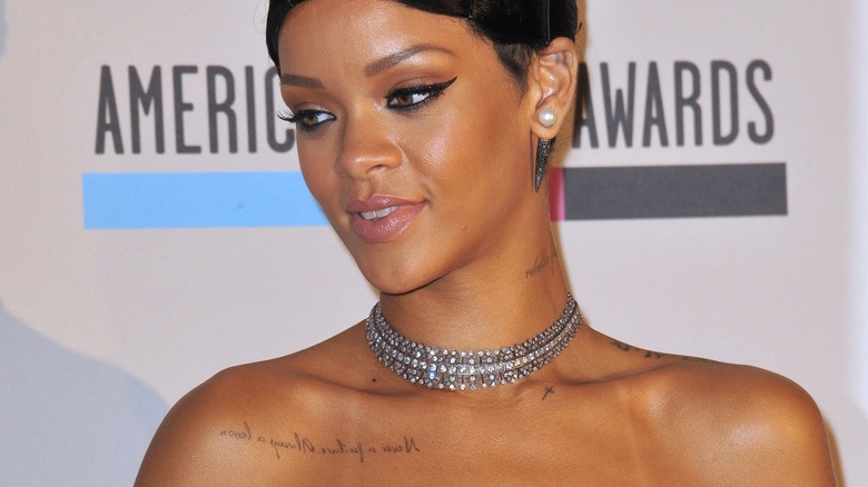 hình xăm của rihanna ảnh 6 hinh xam cua rihanna anh 6