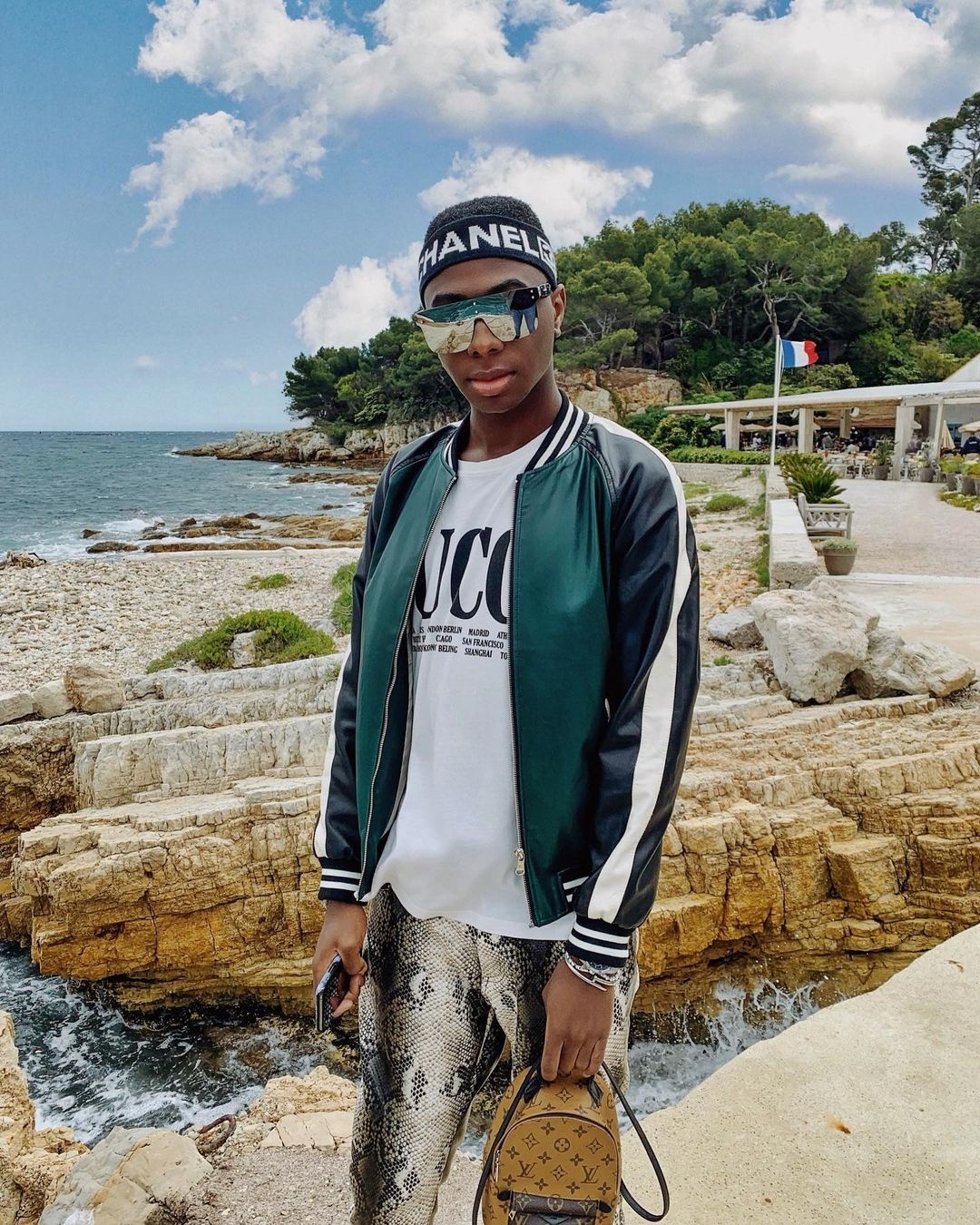 con trieu phu anh 13