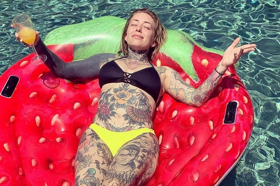 Co gai thuyet phuc me cho xam 90% co the hinh anh