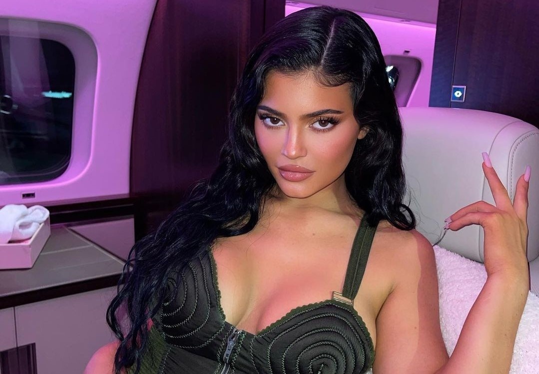 Kylie Jenner am anh ve nu hon dau hinh anh
