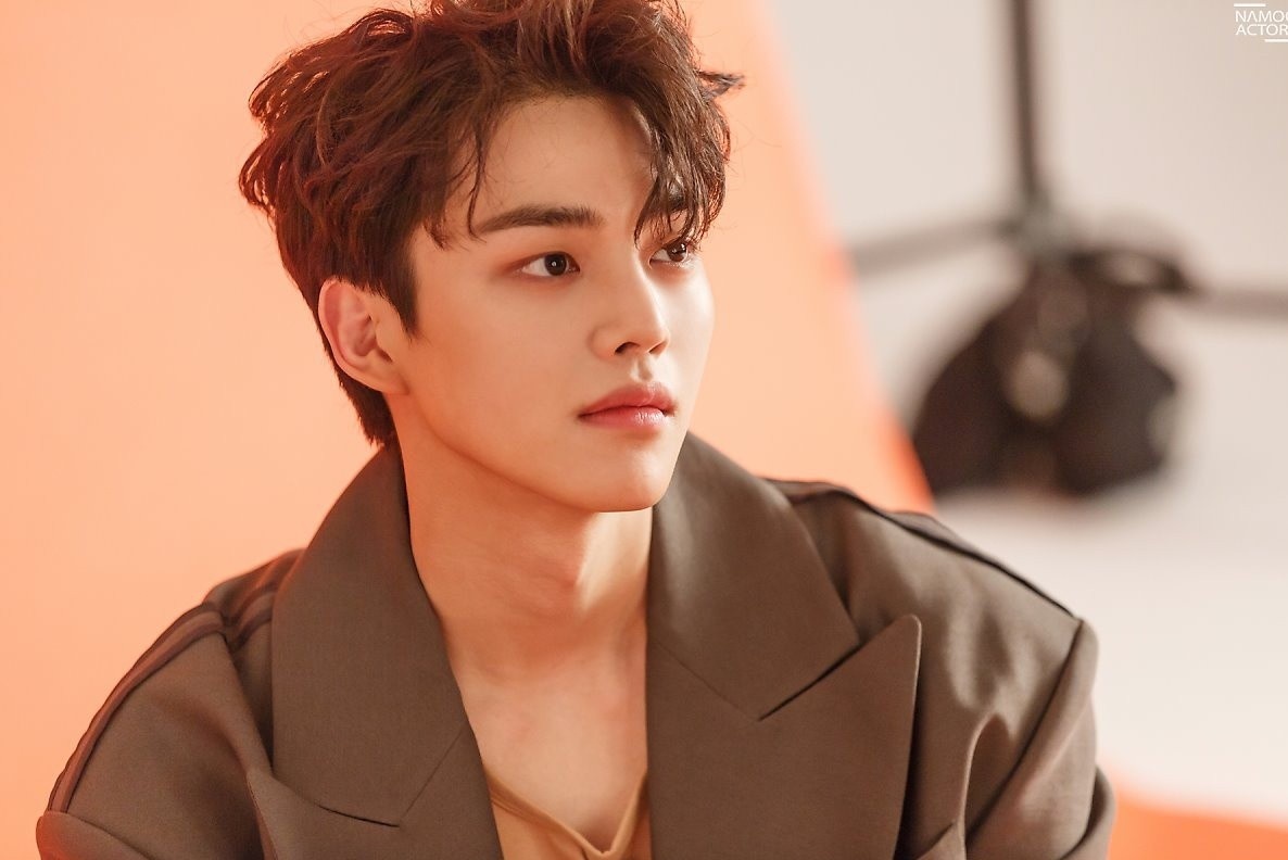 Song Kang da lam gi de giam 5 kg? hinh anh