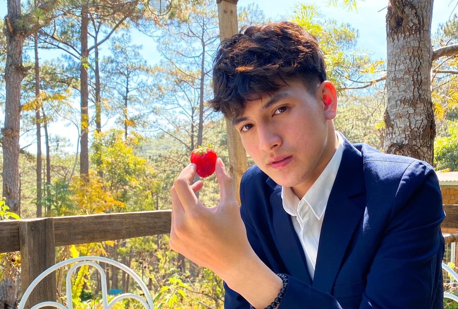 Tu danh xung hot boy den quyet tam lam nguoi mau o TP.HCM hinh anh