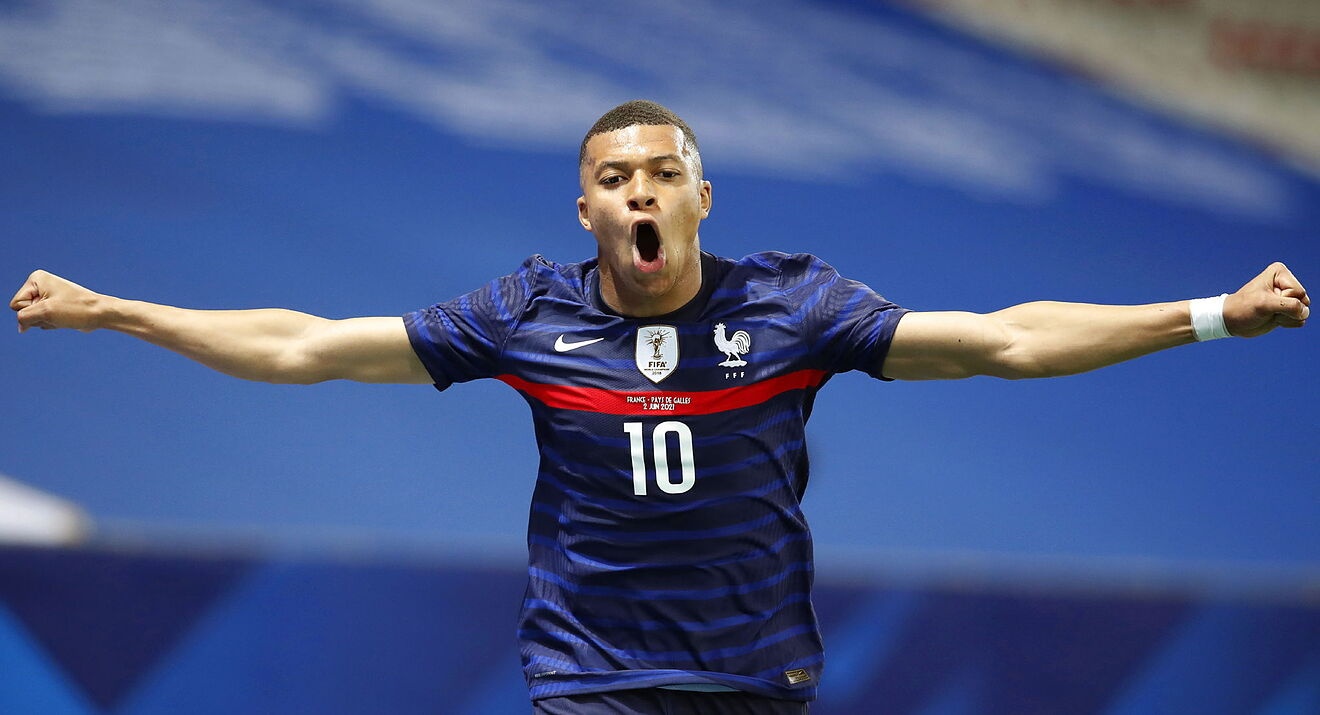 8/9 doi tuyen mac ao Nike khong vao vong tu ket Euro 2020 hinh anh