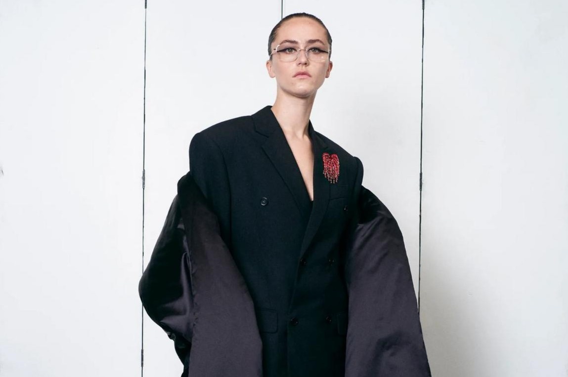 Con gai pho tong thong My di catwalk cho Balenciaga hinh anh