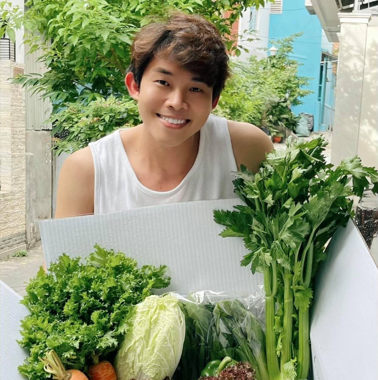 tu nau an mua dich anh 1