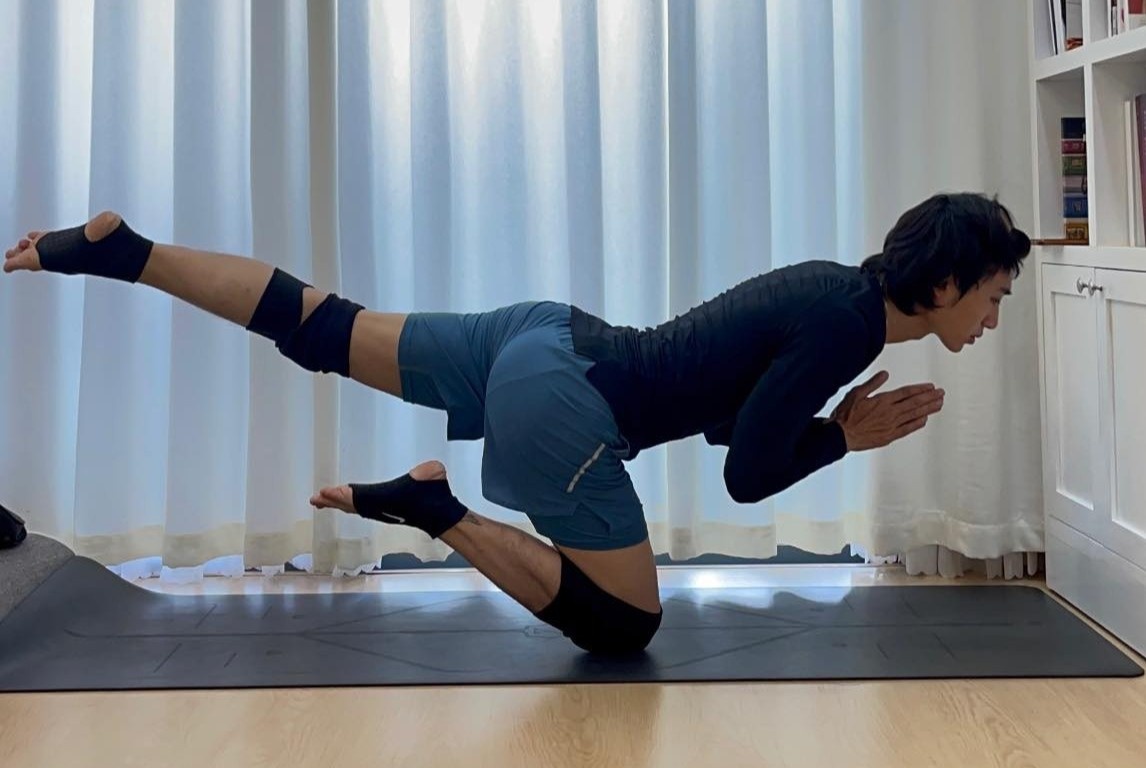 Stylist Viet tap yoga, cham nau an mua dich hinh anh