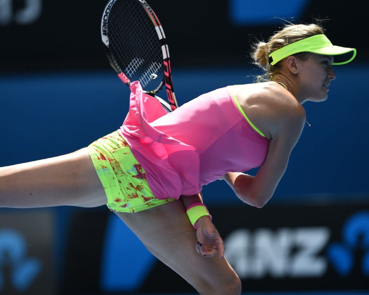 tramg phuc thi dau tennis cua van dong vien nu anh 11