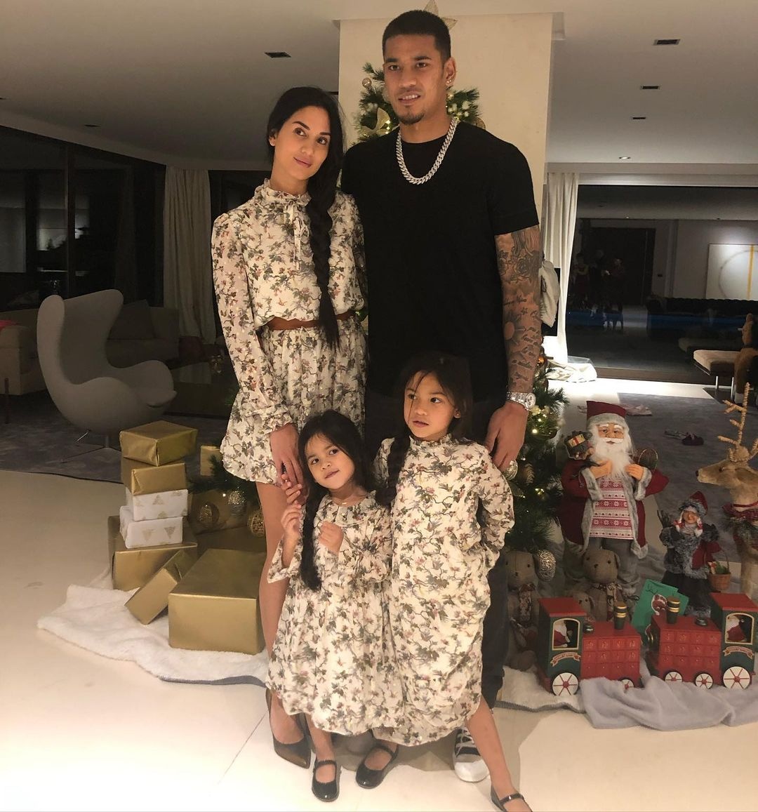 ban gai cau thu anh 15