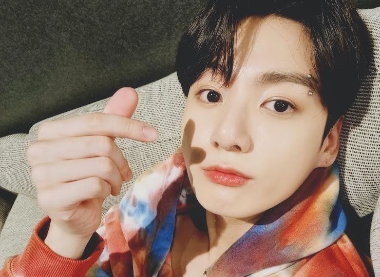 Jungkook khien ao loang lo chay hang hinh anh