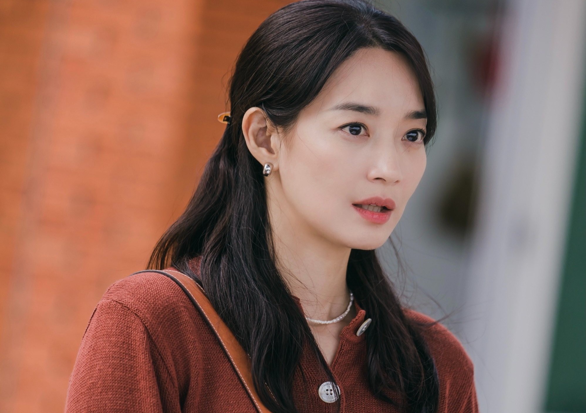 Vai dien nha ngheo nhung dung tui xa xi cua sao Han hinh anh