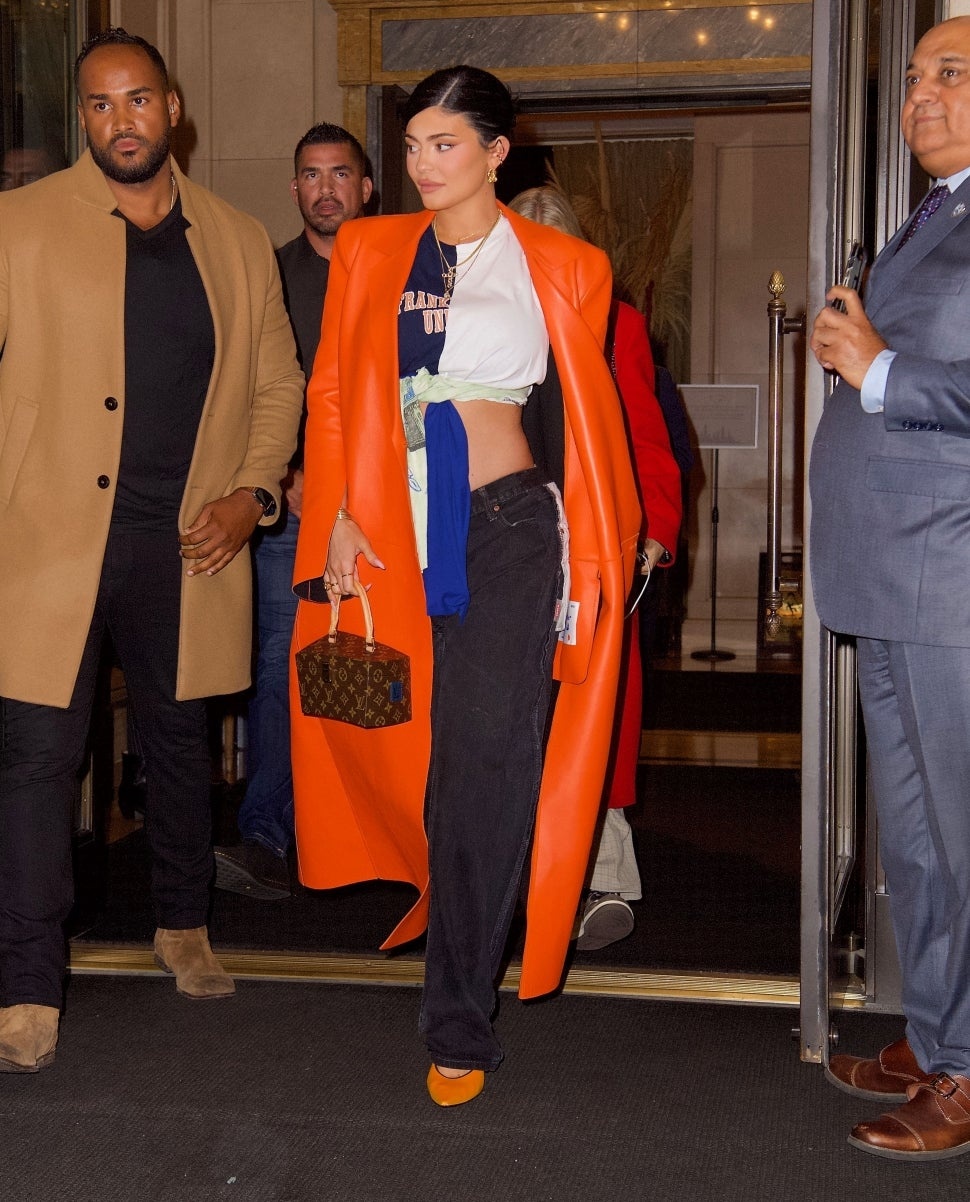 kylie jenner lộ bụng bầu ảnh 2 kylie jenner lo bung bau anh 2