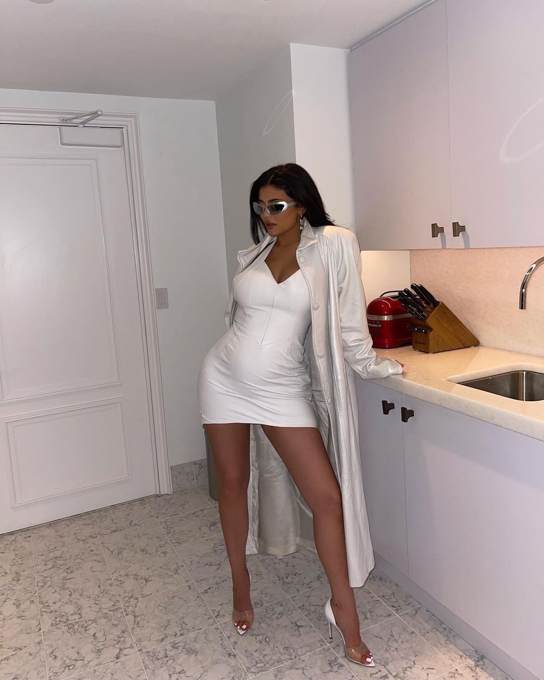 kylie jenner lộ bụng bầu ảnh 8 kylie jenner lo bung bau anh 8