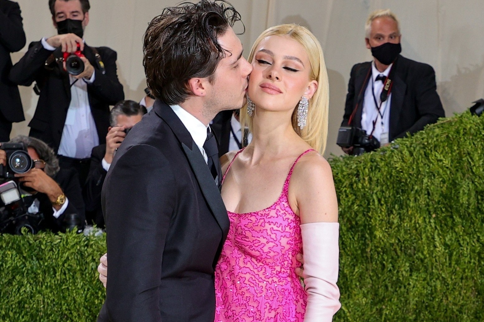 Nhung nu hon tren tham do Met Gala 2021 hinh anh