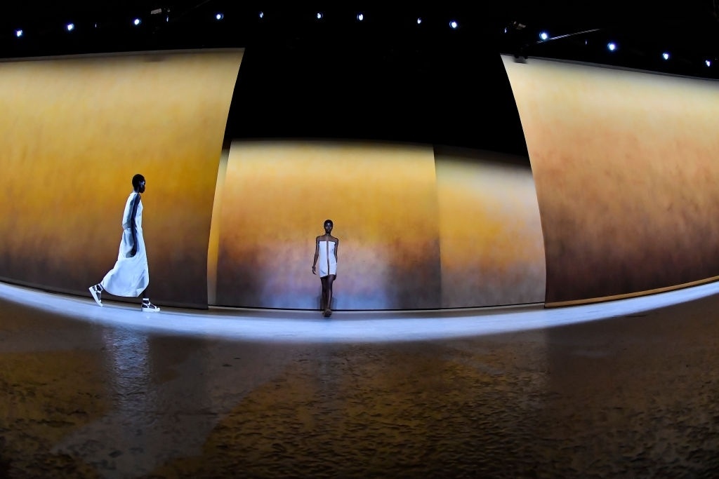 show dien cua hermes anh 14