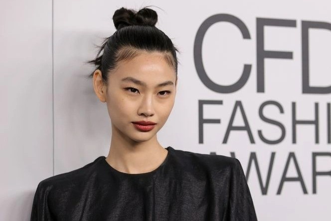Nu chinh 'Squid Game' tren tham do CFDA hinh anh