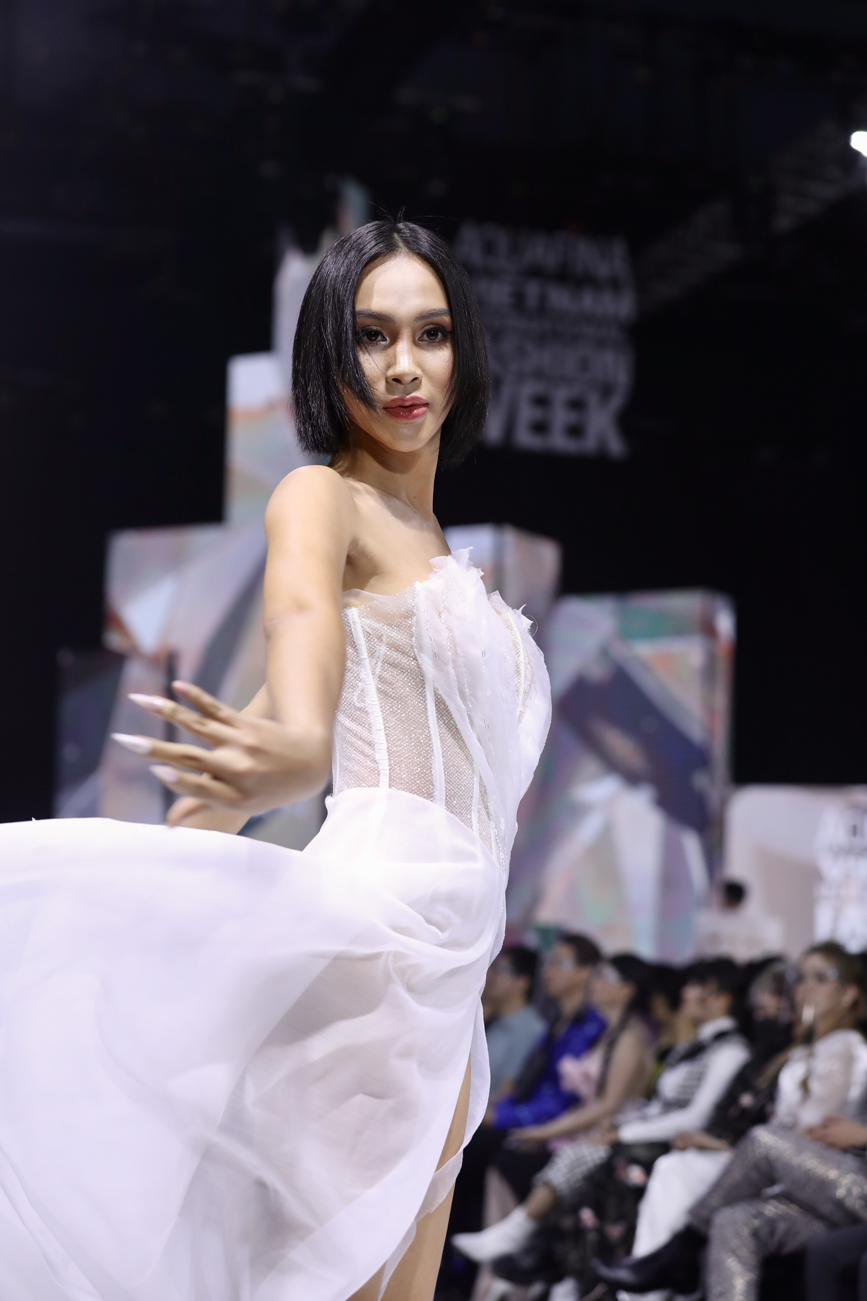 hoa hau khanh van anh 9