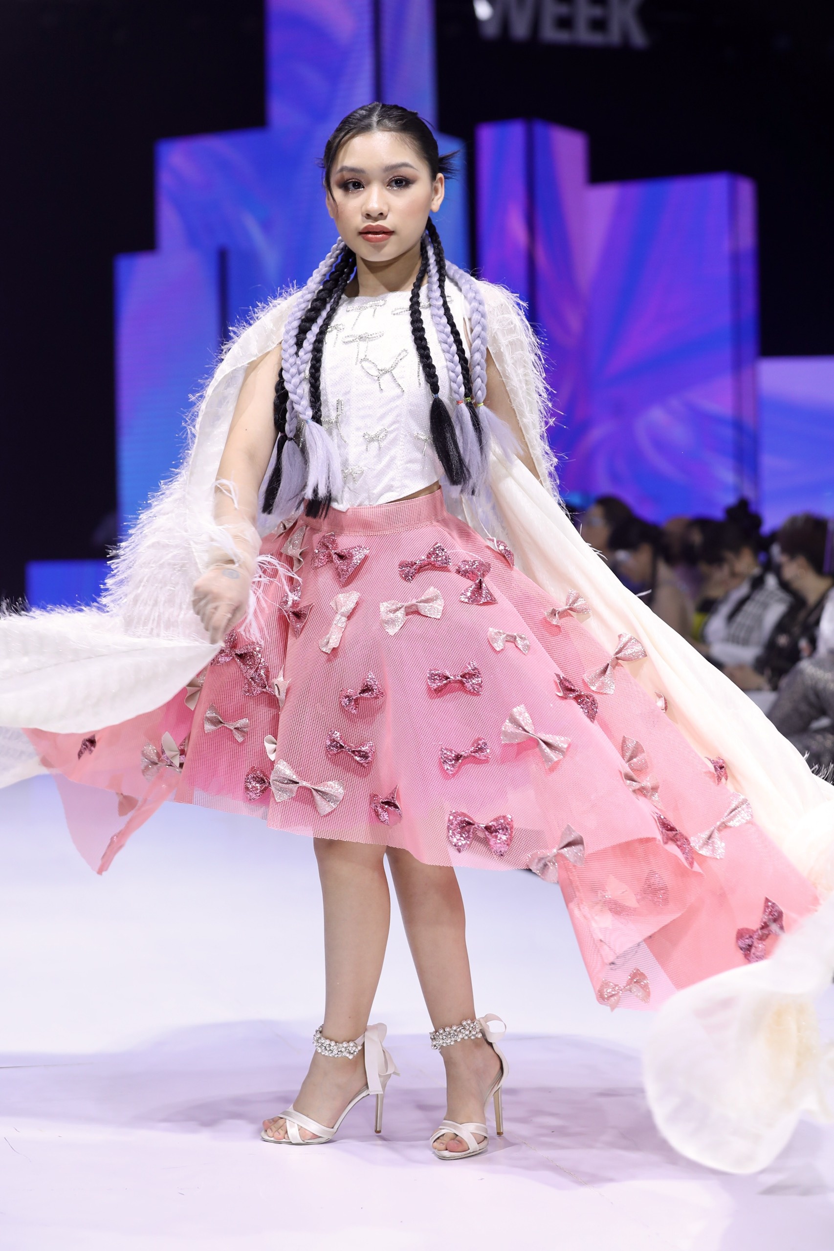 hoa hau khanh van anh 13