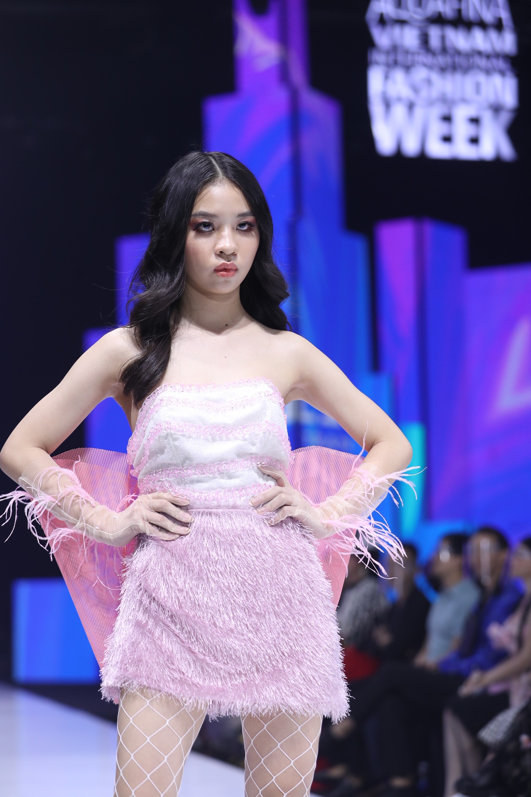 hoa hau khanh van anh 15