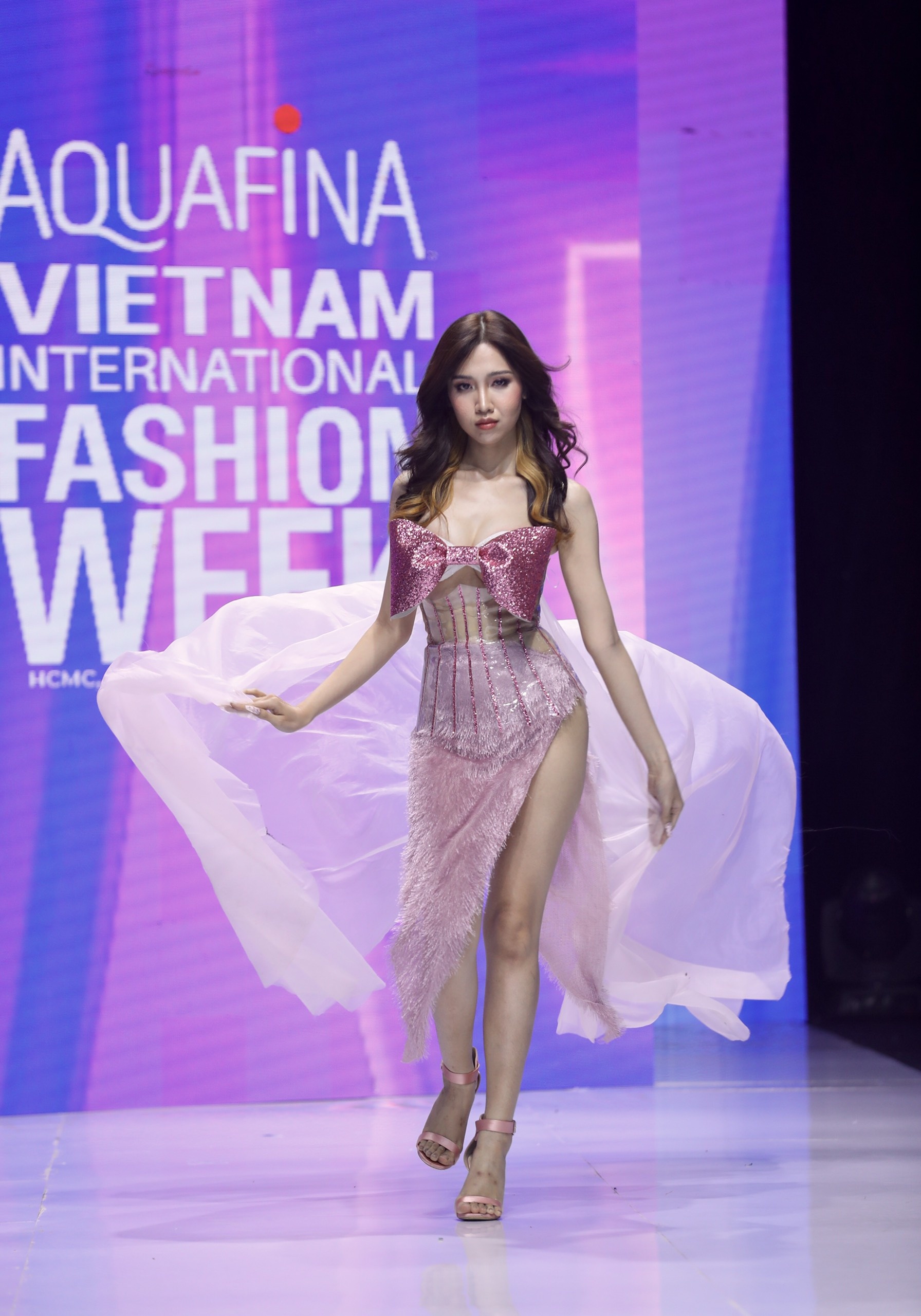 hoa hau khanh van anh 22