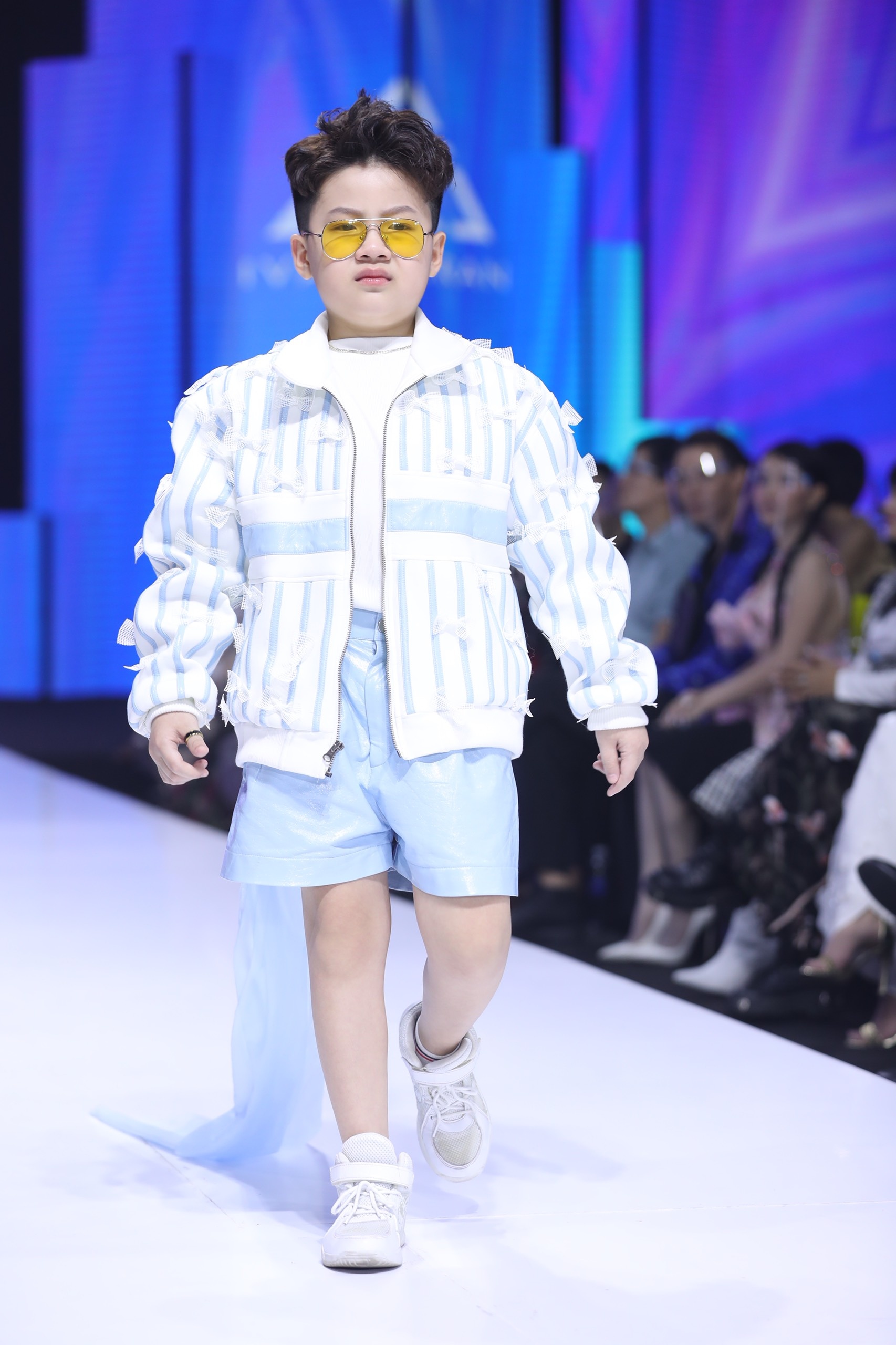 hoa hau khanh van anh 17