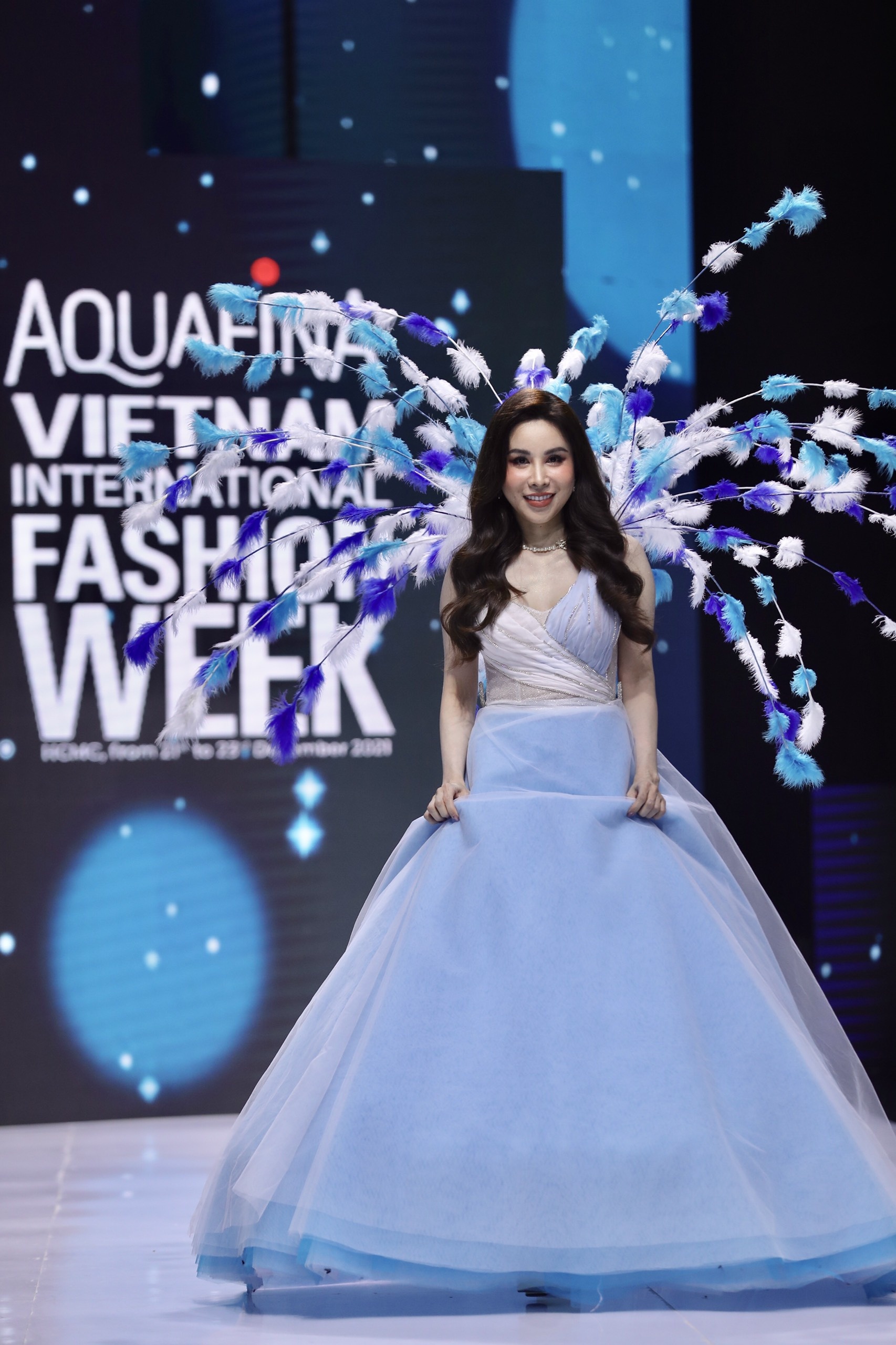 hoa hau khanh van anh 2