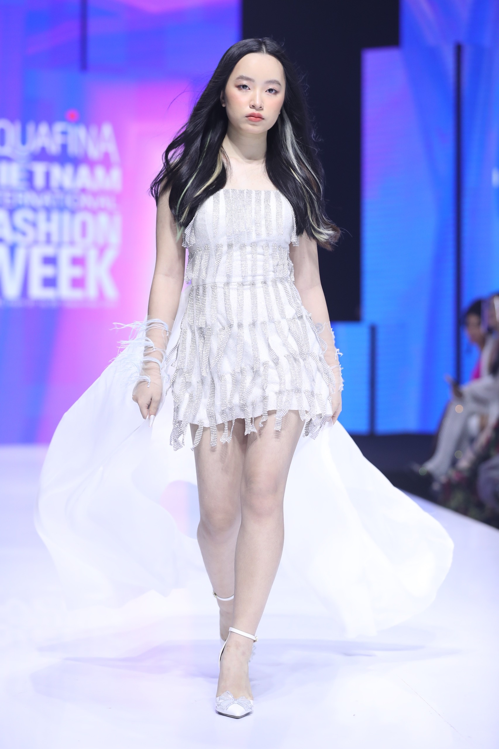 hoa hau khanh van anh 18