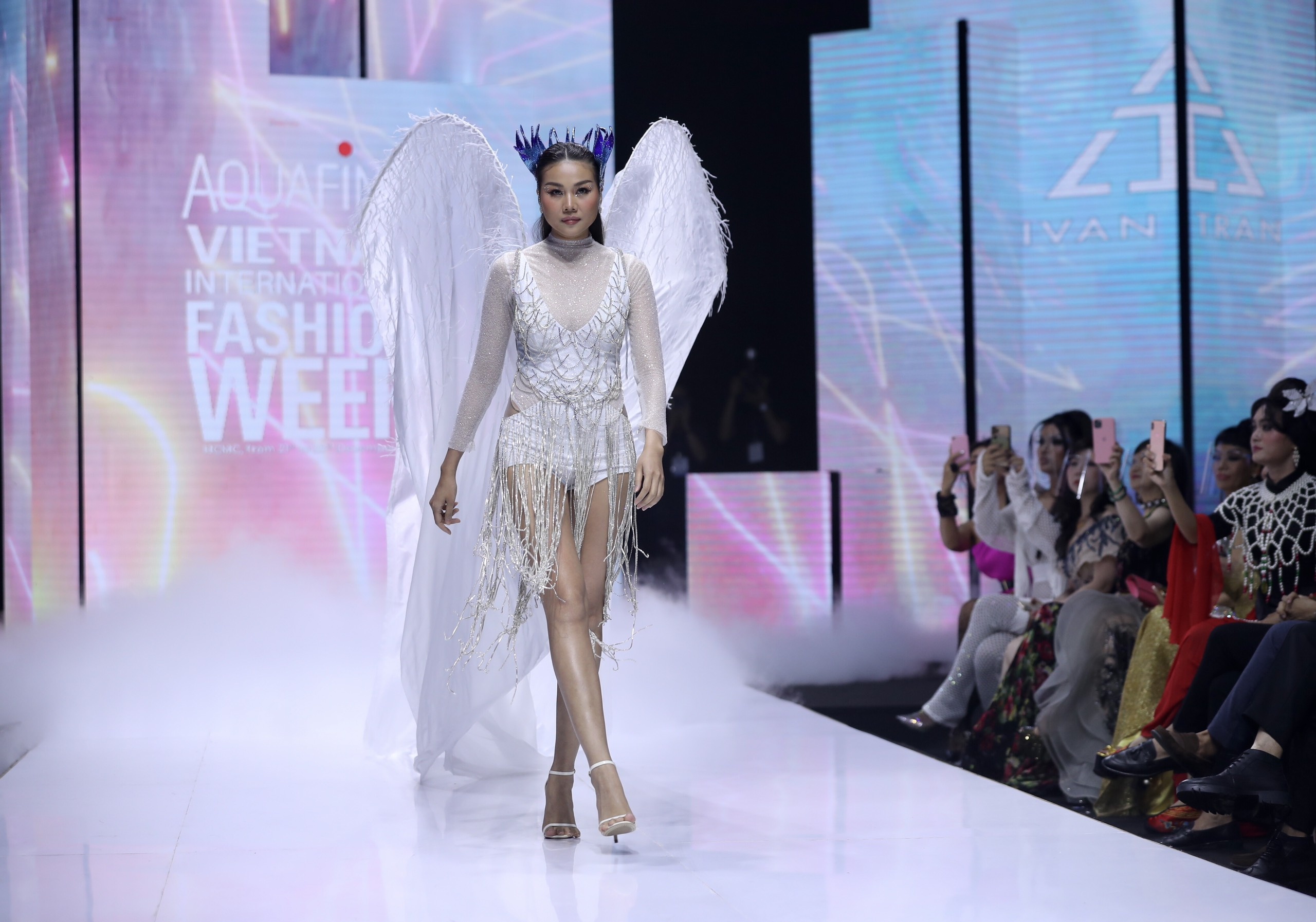 hoa hau khanh van anh 1