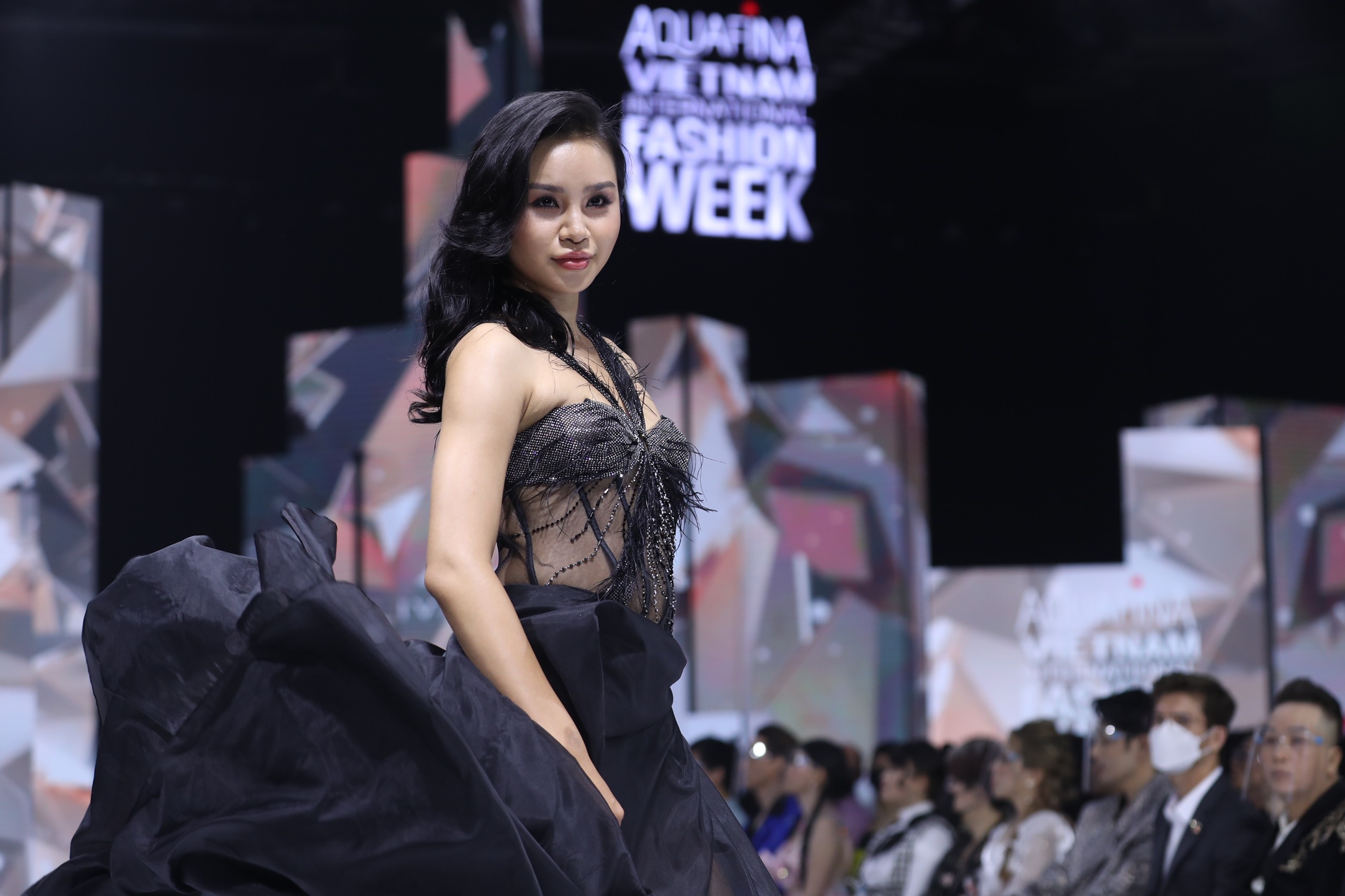 hoa hau khanh van anh 6