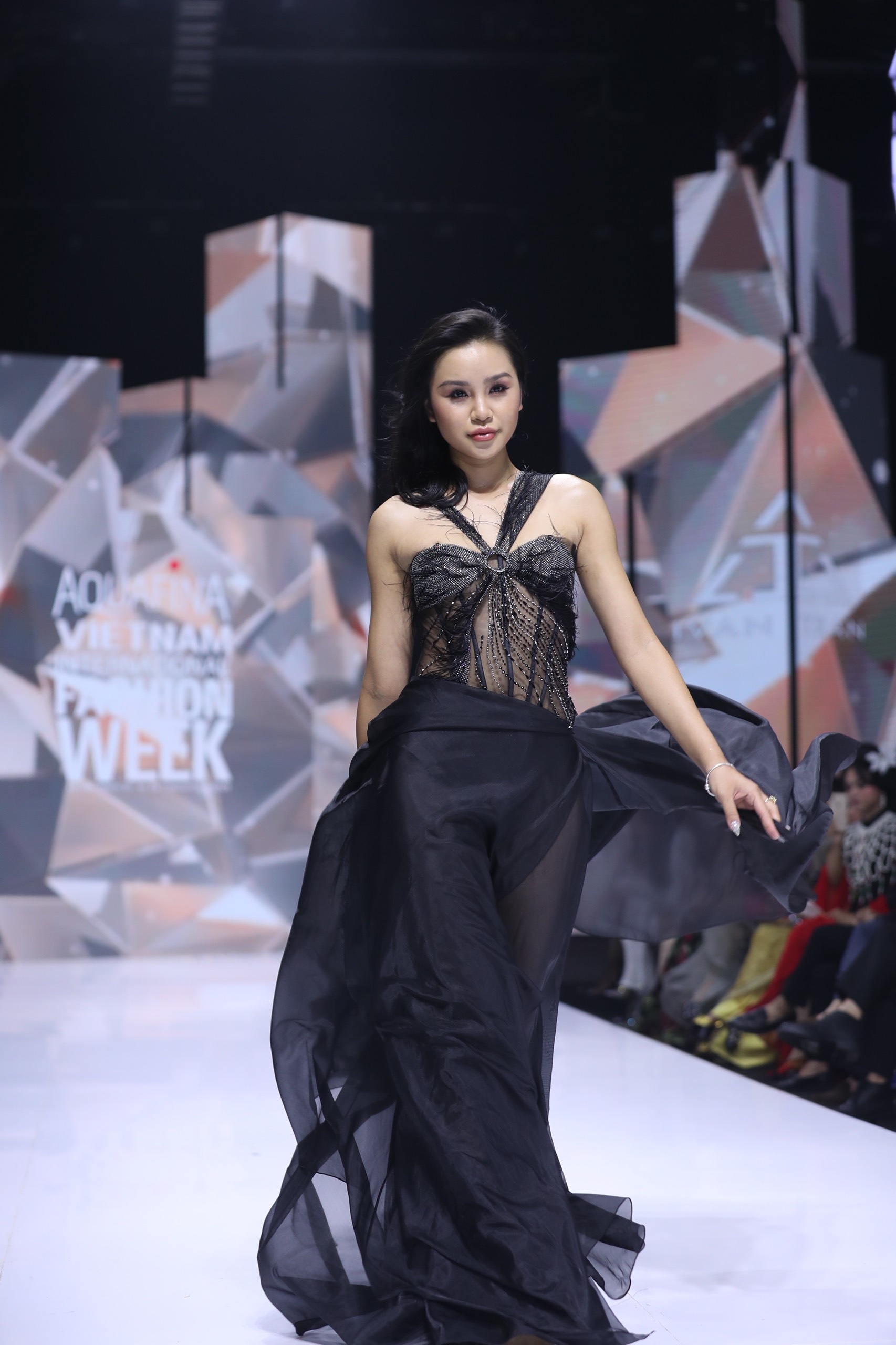 hoa hau khanh van anh 7