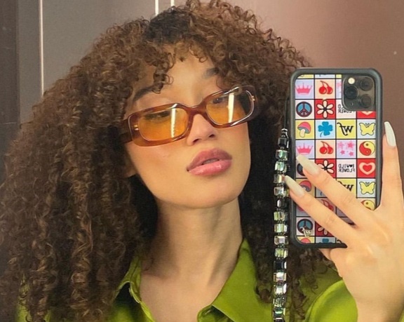 Mot day cuom moc dien thoai tro lai hinh anh