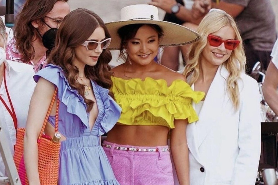 Cam hung thoi trang tu 'Emily in Paris 2' hinh anh