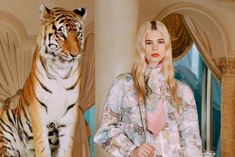 Cac kieu mung Tet Nham Dan cua nha mot xa xi hinh anh