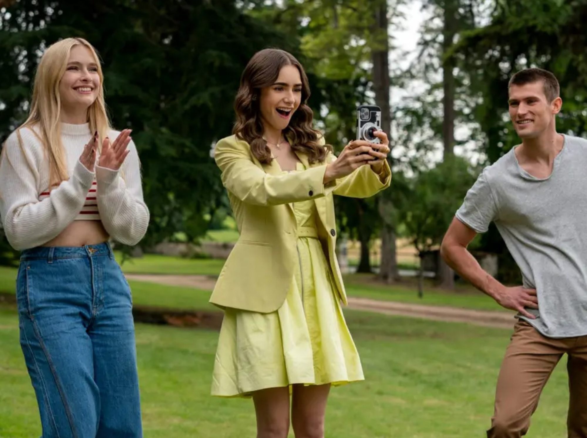 Emily in Paris 2 anh 1