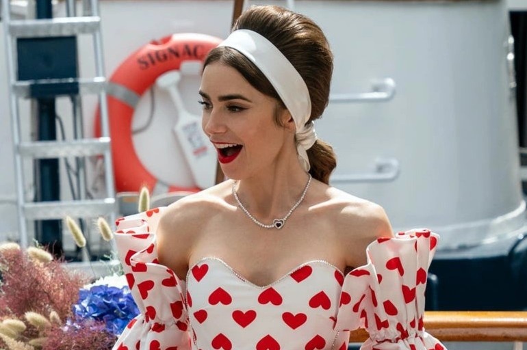 12 khoanh khac thoi trang dep nhat o 'Emily in Paris 2' hinh anh