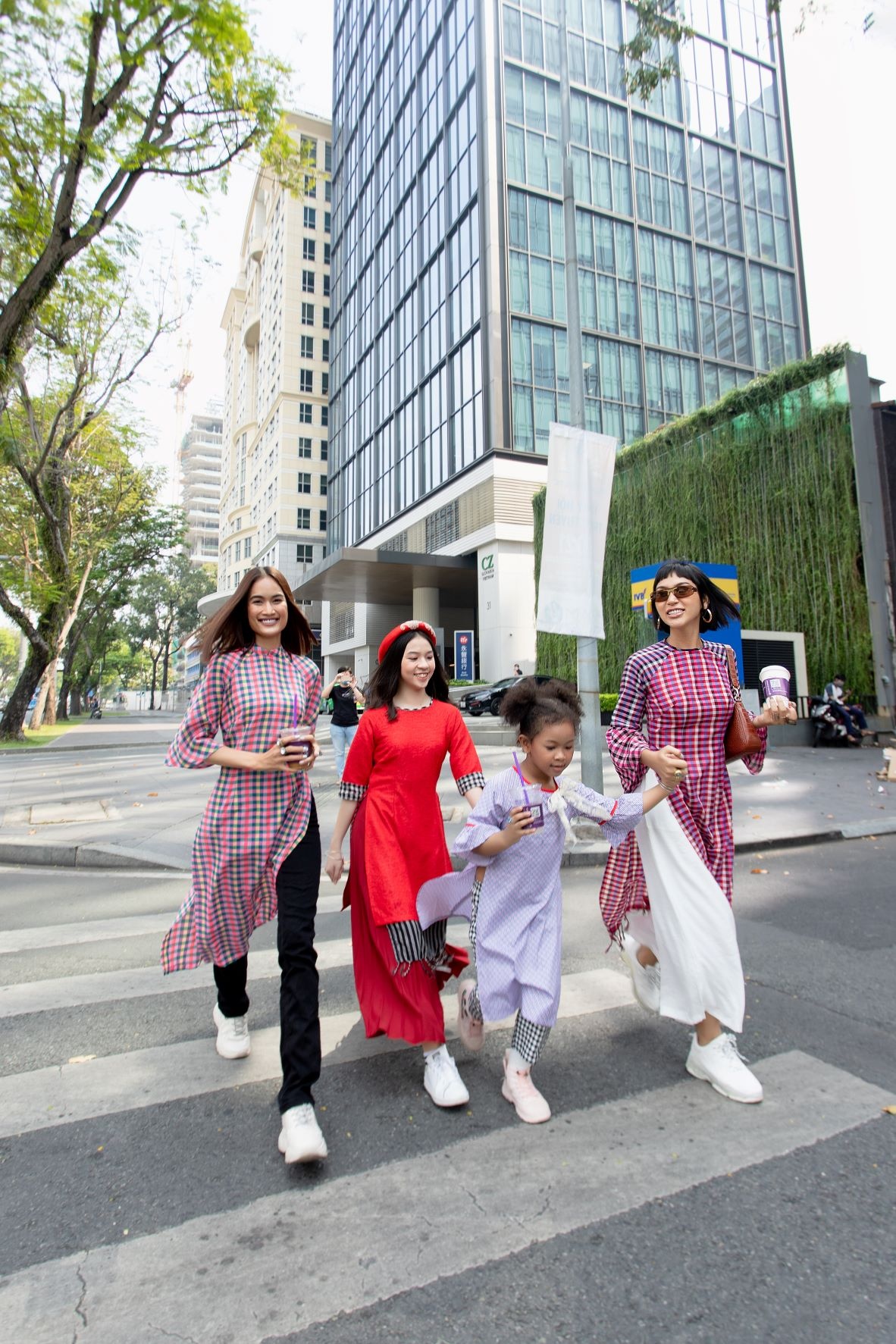 cach mac ao dai dep anh 5