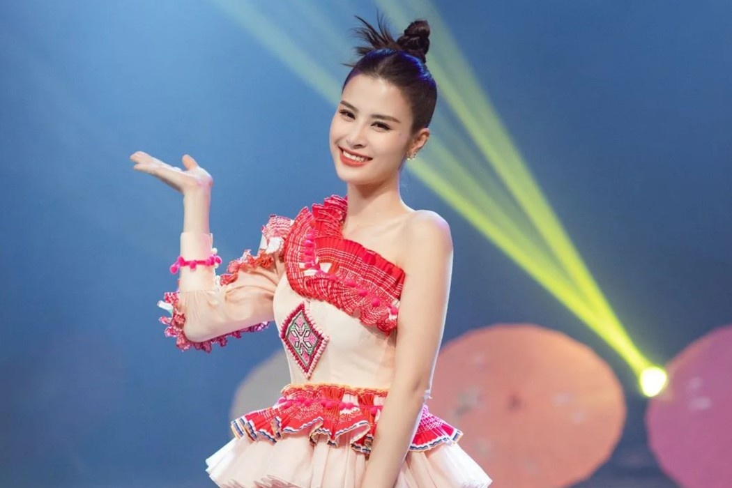 Thoi trang dien chao xuan cua dan sao Viet hinh anh