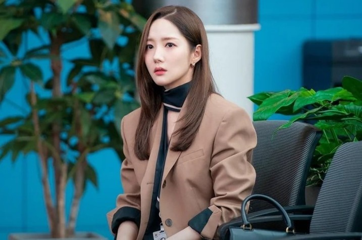 Cach phoi do cong so cua Park Min Young hinh anh