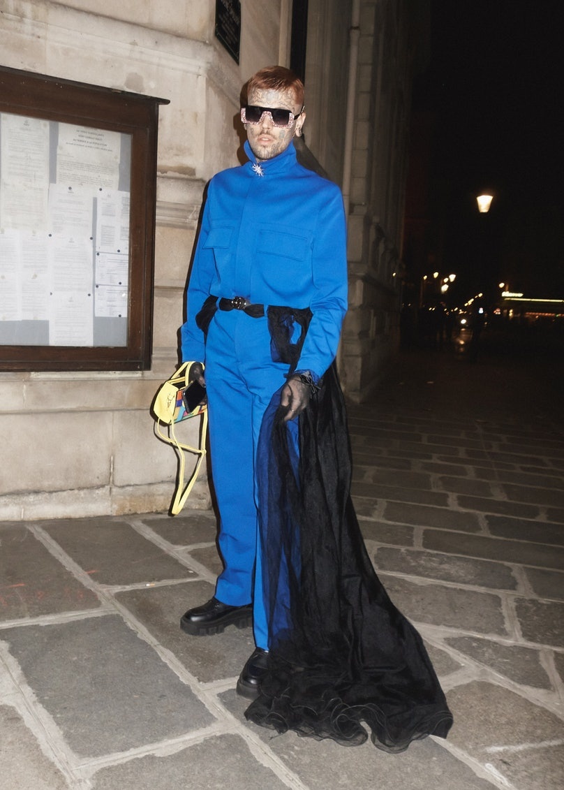 nam gioi mac vay anh 10