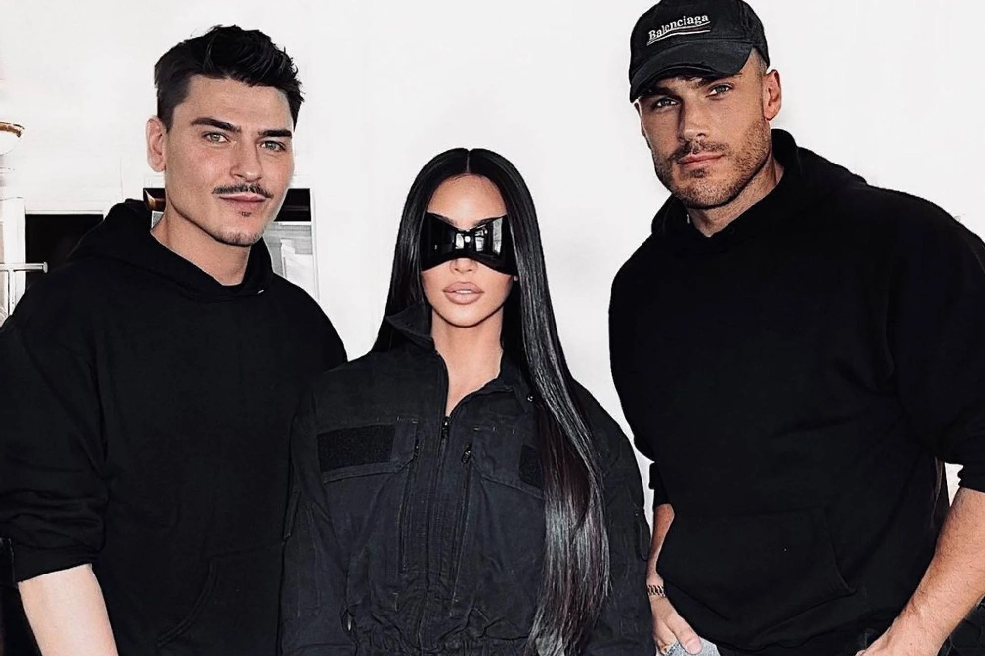 Nhung nguoi dung sau ve ngoai cua nha Kim Kardashian hinh anh