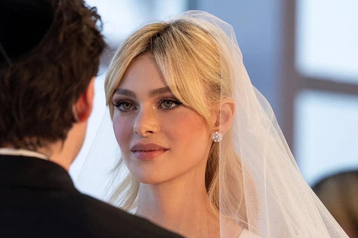 Vo Brooklyn Beckham lay cam hung trang diem tu 30 nam truoc hinh anh