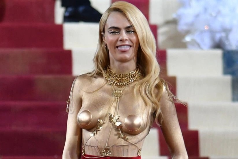 Vi sao thoi trang khoe da thit tro nen pho bien? hinh anh