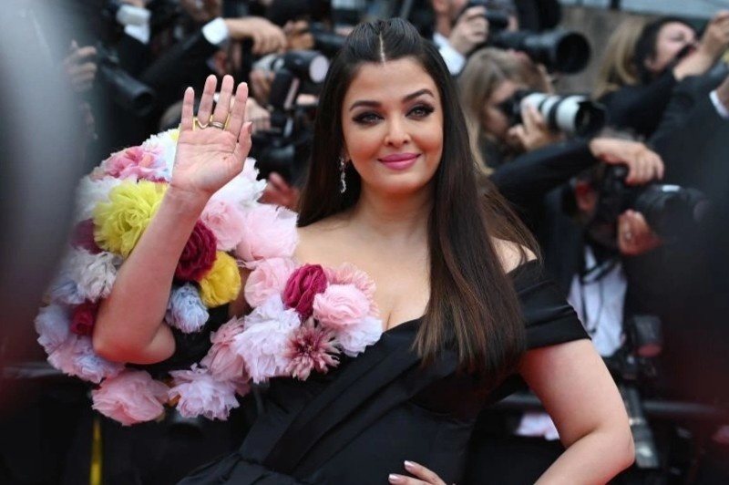 Hoa hau the gioi Aishwarya Rai va dan sao mac dep tai Cannes hinh anh