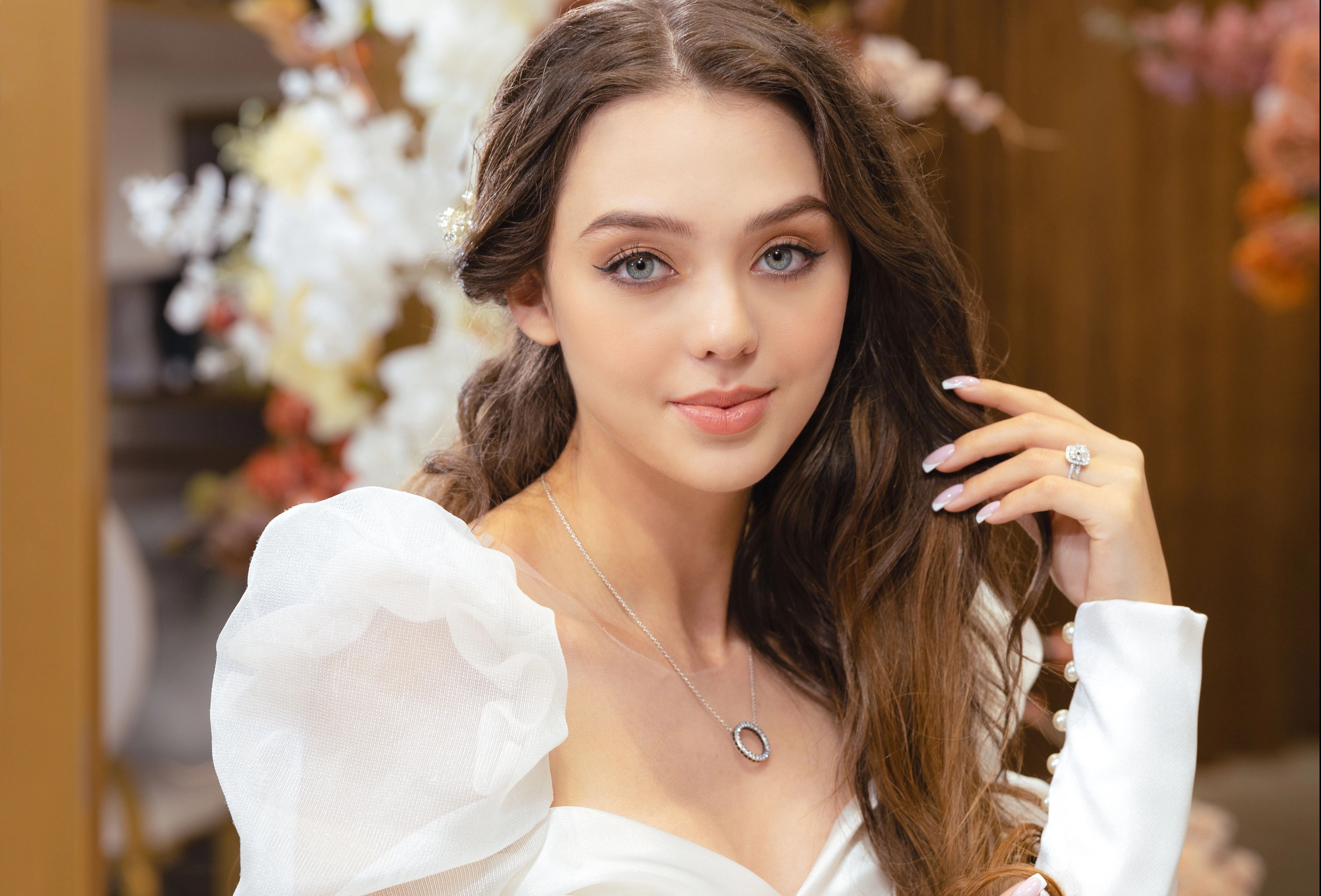 Vay cuoi xe cao cua vo Bui Tien Dung hinh anh