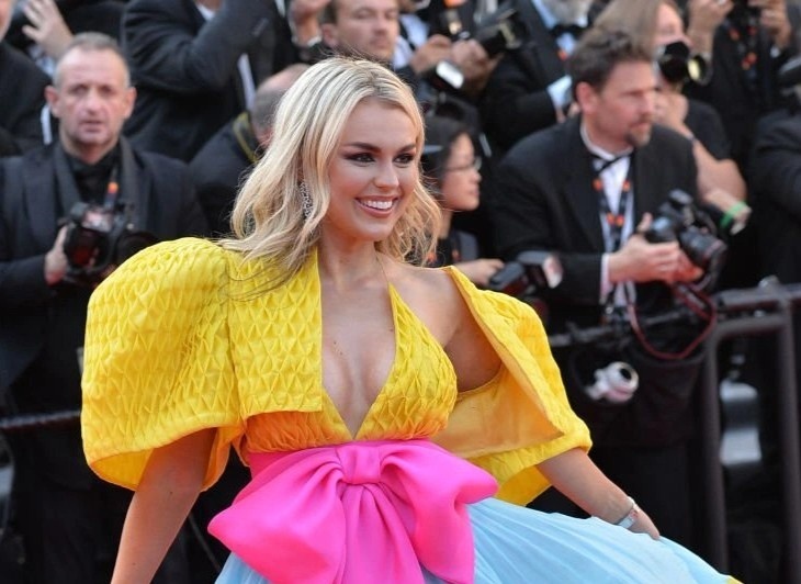 Tham hoa thoi trang o Cannes 2022 hinh anh