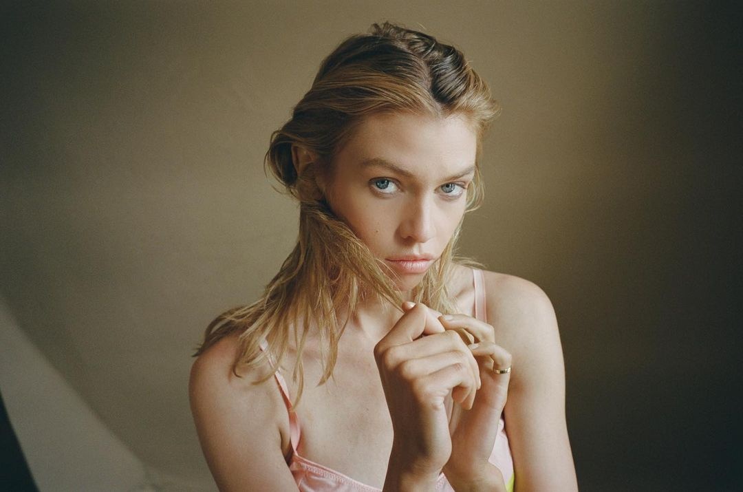 Ngoai hinh thien than noi y duoc cho la ban gai Kylian Mbappe hinh anh