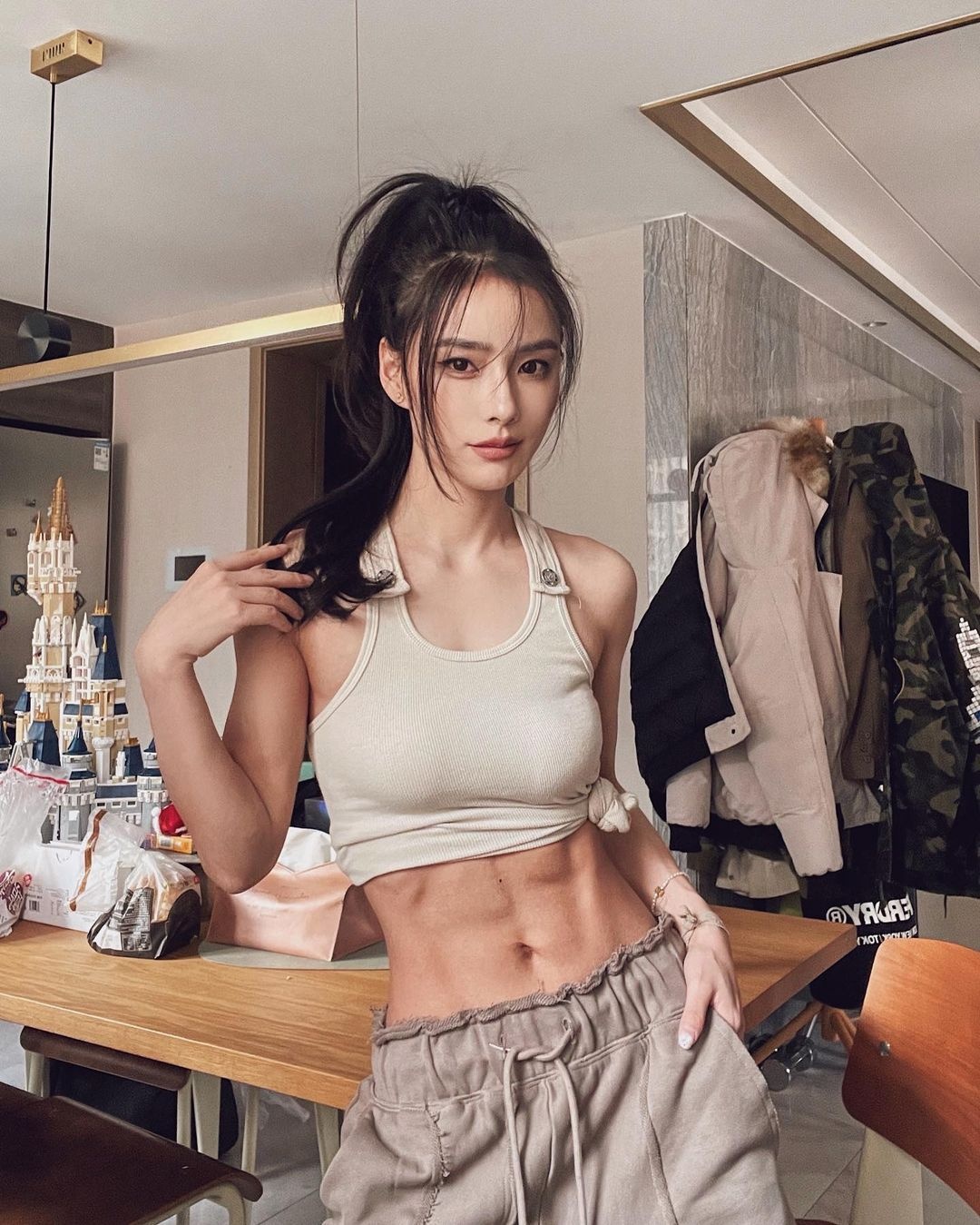 nữ thần cơ bụng ảnh 2 nu than co bung anh 2