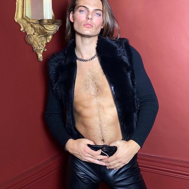 Con trai Elizabeth Hurley ảnh 7 Con trai Elizabeth Hurley anh 7