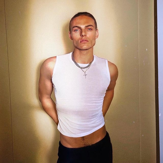 Con trai Elizabeth Hurley ảnh 5 Con trai Elizabeth Hurley anh 5